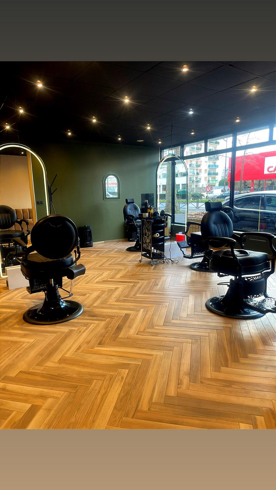 Fauteuils de barbier du salon Rituel Barber